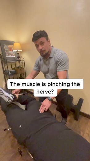 3.3K views | #chiro #backpop #neckpop #chiropractor #stretch | Dr Roberts Chiropractic | Facebook