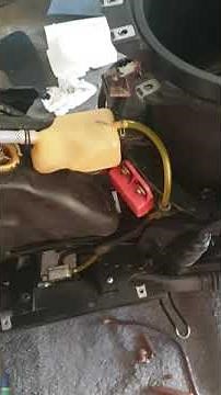 Hilfe!!! Mein Roller Gilera runner 125 ccm Bj: 97/98 verlierte Benzin ( Benzinschläuche wechseln)