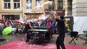 Luxembourg 🇱🇺 Biggest soap bubbles in the world. Teilen wenn ihr jemanden liebt! ❤️ share if you love someone | German Television