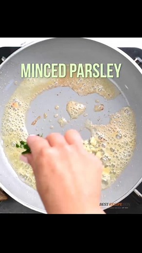 Our simple skillet white fish with garlic butter recipe is like a restaurant quality dish without all the fuss. It’s not complicated to make this pan fried cod. Whether you use cod or any type of white fish, the results are always a tender. This moist and saucy fish recipe that’s worthy of serving to even your most discerning guests. 😋 click here for recipe ---> https://bestrecipebox.com/skillet-white-fish/ | Best Recipe Box