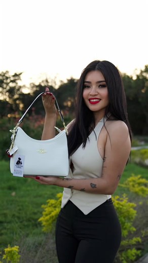 Linda Cartera Coach: Elegancia y Estilo