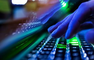 Guerre en Ukraine : Un important groupe de hackers prorusses démantelé