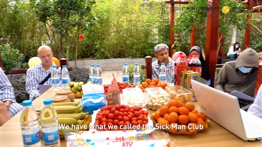 Miracle of Life: A Malaysian Businessman’s Journey to Conquer Cancer 🎗️ “The greatest fear isn’t cancer itself, but being dragged down by wrong treatments.” 💭 65-year-old Malaysian Chinese Mr. Tan Soy Mok 🇲🇾 was diagnosed with nasopharyngeal cancer in October 2023 after seeking medical attention for nosebleeds. Having witnessed a friend pass away due to chemotherapy side effects, he resolutely refused traditional chemotherapy and chose to come to China for precise minimally invasive treatmen