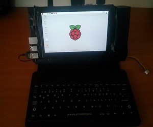 DIY Raspberry Pi 2 Laptop