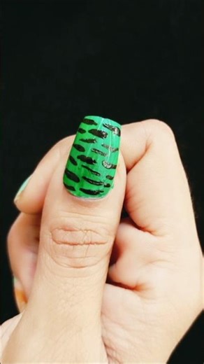 Easy green 💚zebra nail art tutorial #trending #nailart #ytshorts #nails#reels