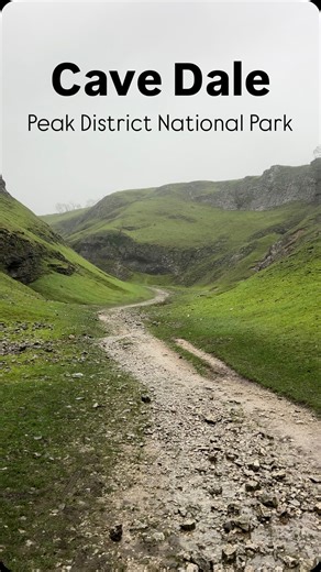 Beginner friendly walk in the Peak District national park 📌 Cave Dale, Castleton 🥾 Distance: 2ish miles out and back 🚂 how to get there: Nearest train station is Hope. 25min from Sheffield. Then get the peak link bus to Castleton. Journey time 10min. 🎒 Weekend trip: you can stay in Castleton. Journey time from london St Pancras to hope 2h40min. I stayed in Hathersage which is a couple of stops before on the train. ☕️ @castletoncoffee . Although I didn’t get any today, I’ve got a lot of coffe