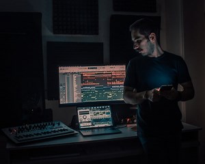 Ipad vs Laptop for Musicians: What You Should Get?