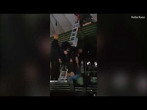 Beyonce stranded on stage during technical malfunction