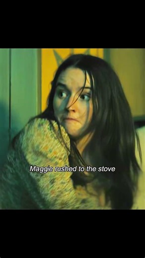 The funny alien tried to catch the woman alive #movie #film #science