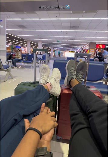Airport Feeling: Embracing the Travel Experience