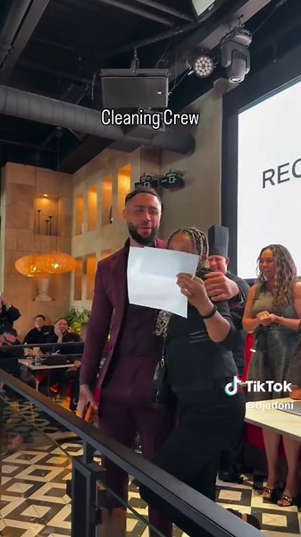 Reconociendo el Esfuerzo en Romo Restaurant