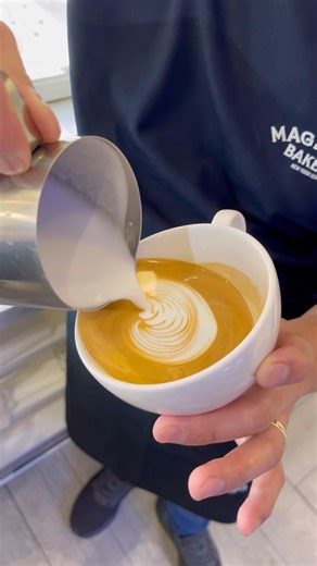 INVERTED LATTE ART #coffeeart #coffeedecoration #espressolover