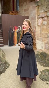 Werbung | “Elisabeth von Bayern – Eine Frau an der Macht.” Kaum jemand verkörpert die weibliche Herrschaftspraxis im Spätmittelalter so eindrucksvoll wie sie: Kurfürstin, Regentin, Netzwerkerin, Mutter von zehn Kindern – und alles andere als passiv. Entdecke die wahre Geschichte hinter der Fürstin, die selbstbewusst zwischen Franken und Brandenburg regierte und das Fundament für das Haus Hohenzollern legte. 📍Sonderausstellung der @schloesserverwaltung.bayern : „WIRKSAM. Frauennetzwerke der Hohe