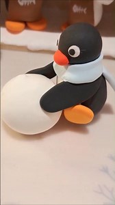 pingu Building a Snowman ☃️🐧 #clay