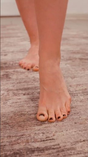 Two beauties Anna and Christina will show how to stretch at home #stretching