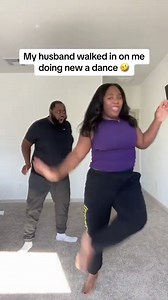 Husband surprises wife dancing to new song