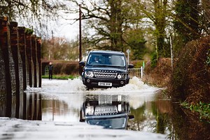 Latest flood alerts and river levels as Shrewsbury roads close