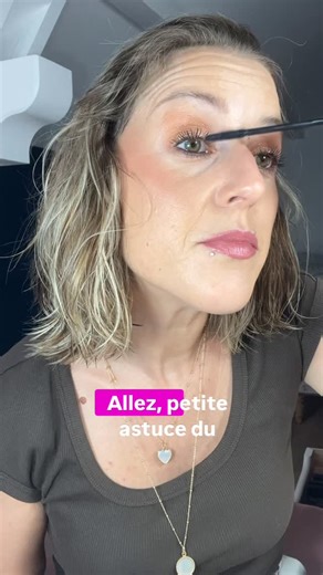 ✨Fini les traces de mascara✨ 👉 L’astuce du jour toute simple que tu vas adorer ! Tu connais sûrement ça : tu te maquilles, tu poses ton mascara... et bimmm, une petite « crotte » de mascara se pose sous l’œil ou sur la paupière Mon astuce c’est 👉 Je laisse sécher, puis avec un goupillon je retire tout simplement le surplus et la magie opère 👍 C’est rapide, simple et efficace, et ça change la vie quand on est pressée le matin Et toi, tu connais une astuce pour rattraper les petites bavures de 