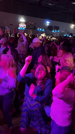 sidelines sports bar & grill (@sidelines.sports4)’s videos with original sound - sidelines sports bar & grill