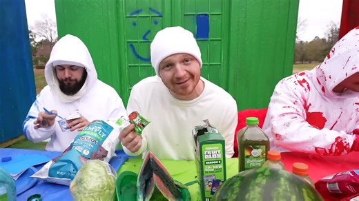 I Survived 3 Houses In ONE COLOR!