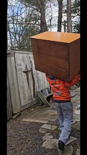 🚛💨 Another Junk Removal Job Knocked Out! Check out the team in action—loading up the trailer and getting this property cleared fast, safely, and efficiently. From old furniture to household clean-outs, we handle all the heavy lifting so you don’t have to. ✔️ Full-service loading ✔️ Fast turnaround ✔️ Trailer dump fees included ✔️ Friendly, reliable crew Need junk gone? 🧹 Send us a message and we’ll get you on the schedule! KMG Moving&More 203-982-4283 #JunkRemoval #JunkRemovalServices #Traile