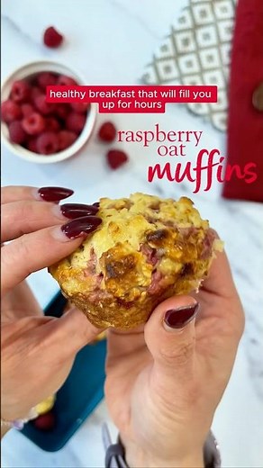 Raspberry oat muffins 🧁🍓! Perfectly portable nibbles that’ll keep you going, wherever you are 💪.