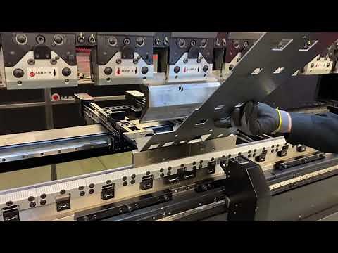 Amada HRB ATC #10 Job on control, then we bend