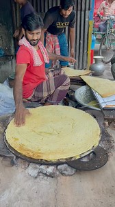 Amazing Roti Making skills of Bangladesh #streetfood #viralfood #foryouシ #reelsfb #viralreels #roti | Street Food Finder