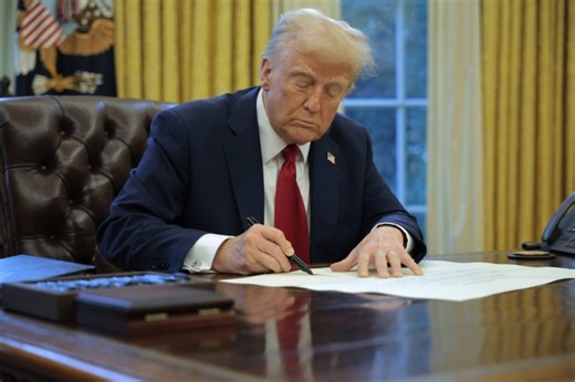 Trump Signs Order Aimed at Eliminating Cashless Bail