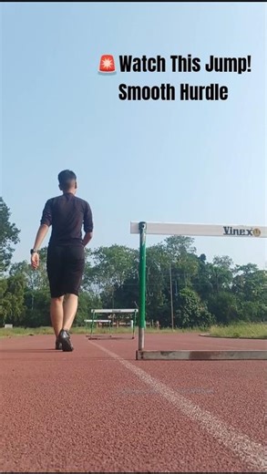 🚨💯#shorts #hurdles #400mhurdles #yt #trackandfield #hurdletechnique #ytshorts #sprinter #girlpower