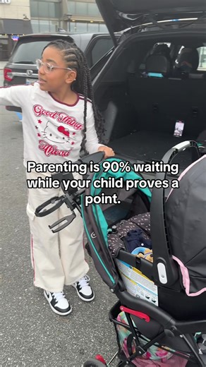 She didn’t want help. She wanted to do it herself… So Mom, Dad, and big sis just stood there waiting 😅 Independent kids really keep you humble. #P#ParentLifeR#RelatableParentingMomLife