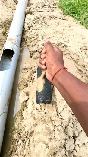 Essential 2 drop sand on speaker