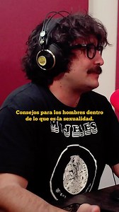 NEPE on Instagram: "El mejor consejo que @banana_nomads nos dieron en el episodio de esta semana NEPE🍌: Trabajar nuestra seguridad en nosotrxs mismxs. Seguramente nos haya pasado ya un par de veces que nos hemos pillado por una persona, que a priori no nos atraía, porque su seguridad y confianza en sí misma la hacen 💯 veces más interesante y atractiva. La clave, como bien nos dicen Dana y Kuka, está en cuidar la autoestima y salir a la calle. LINK EN BIO"