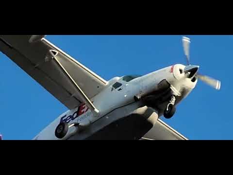 Cessna 208B Super Cargomaster Landing