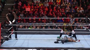 2.1M views · 3.1K reactions | Le Colosse Omos continue sa route... C'est Apollo Crews qui en paie les frais. | WWE France | Facebook