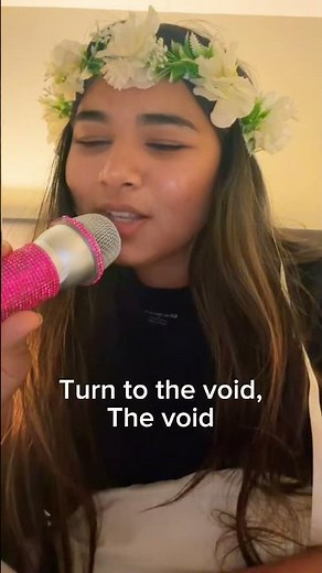 Tourner Dans La Vide - Indila (Engli Lyrics + Bedroom Cover) #tournerdanslevide #singingcover 🩷