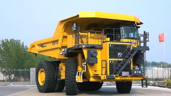 The Extreme Power of Giant Heavy Equipment You Have to See