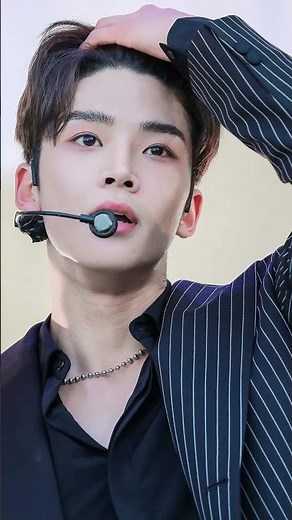 Rowoon 로운 💕 - 그대와 함께 🌷 (With You) / 2021 KBS Song Festival #Rowoon #로운 #kpop