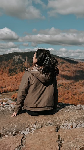 it’s about that time to hang up the bathing suits pull out the beanies if you ask me 🍂🍁 #newenglandfall #autumn #skoolieconversion #skoolie #vanlife | Gene & Shay