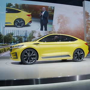 22K views · 491 reactions | Die dynamische ŠKODA VISION iV gibt einen Vorgeschmack auf unsere elektrische Zukunft. ⚡ Wie gefällt sie dir? skoda.ch/news/news-detail/vision-iv | ŠKODA | Facebook