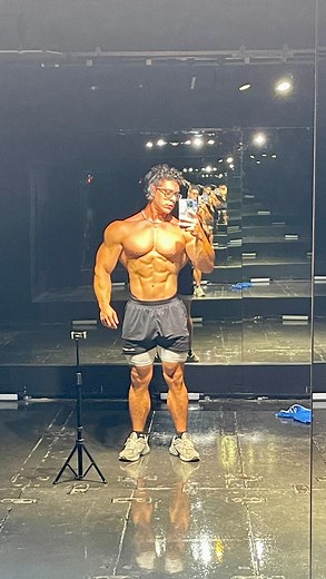 Logan Guthrie on Instagram: "TELL EM 📢 — Bodybuilding and Classic physique posing and coaching available — #GymLife #BackDay #FitnessJourney #Dedication #classicphysique #bodybuilding #pose #gym #motivation #lifestyle #pose"