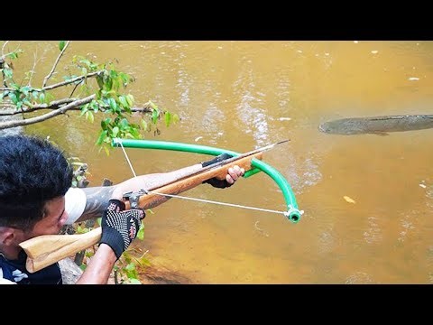 DIY Insane Powerful Crossbowfishing! (Wooden Crossbow Vs. Huge Fish)