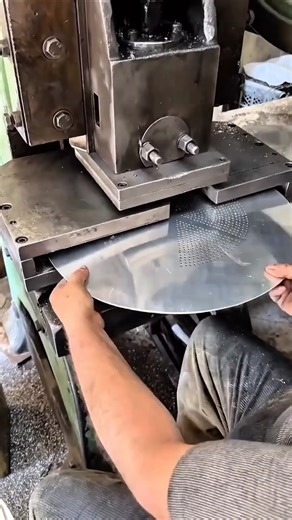 Metal Disc Pressing Machine in Action #metalwork #machinery #shorts