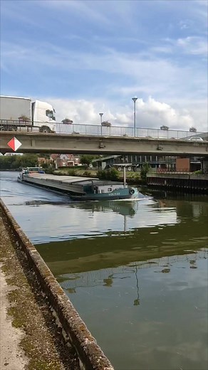 Volnay sur l'Escaut ⚓ #bateau | Christelle Debut