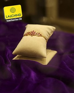 1.2K views · 44 reactions | A Ruby Pendant Set paired with a Ruby Bracelet ... Just what the heart desires!! DM us to know more about these stunning designs from 퐋퐚퐥퐜퐡퐧퐝 퐉퐞퐰퐞퐥퐥퐞퐫퐬. . . . #goldjewellery #lalchnd #rubylove #elegance | Lalchnd | Facebook