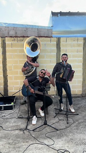 Los 2 de la Banda: Comparte y Conéctate con Nosotros