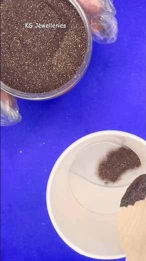 How to Make Pressed Flower Keychains (DIY) #resinart #diy