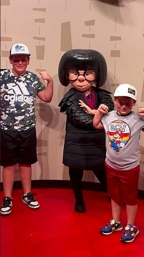 Meeting Edna Mode from the Incredibles Meet & Greet Pixar Place at Disney World