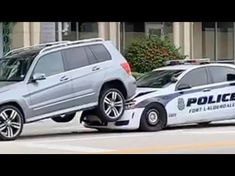 Americans Being Idiots: Fails Around The World 2022