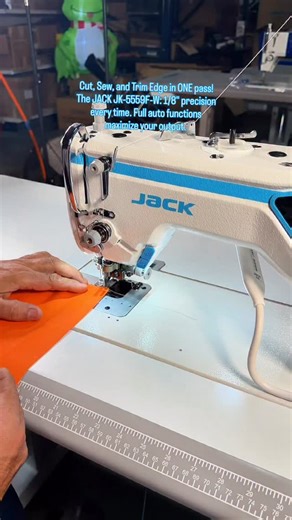 Sew, cut, and trim in one pass! 🤯 See how the JACK JK-5559F-W revolutionizes industrial efficiency. ✂️✨ ⚡️ Efficiency: Functions that speed up your work. 📐 Professional Finish: Guaranteed 1/8” (3.2mm) precision. 🤫 Smooth Operation: Integrated, silent Direct Drive motor. 🚫 Cleanliness: Semi-dry lubrication system (No more oil stains). Optimize your production! 🚀 #jacksewingmachine #sewingmachine #suprasewing | Supra Sewing